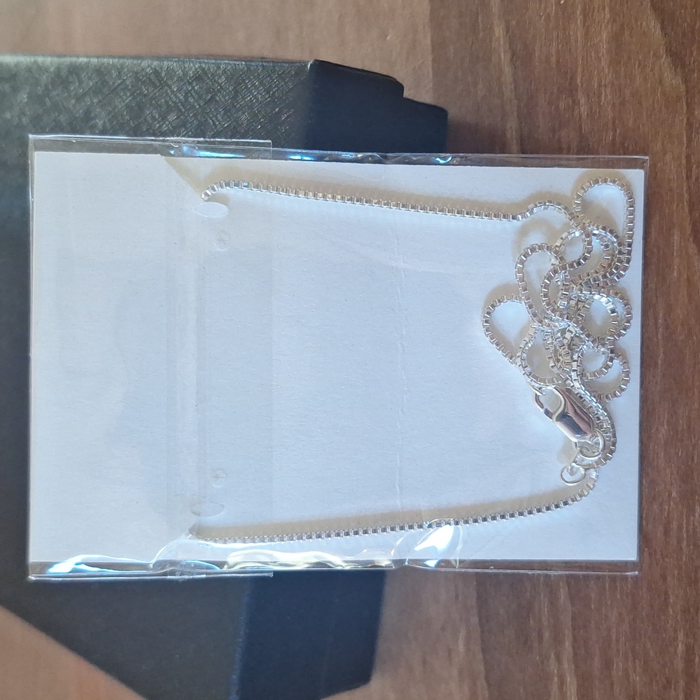 NEW sterling silver necklace and horse pendant - Picture 2 of 2